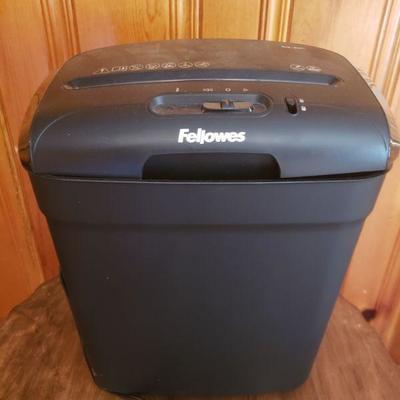 2-281: Fellowes Paper Shredder 