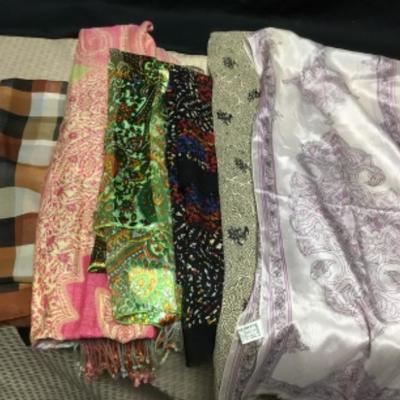 Set of scarfs 