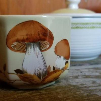 Lot 2-294: Group of Vintage MID Century Modern Small Dishes