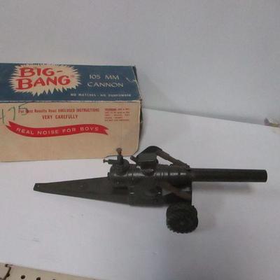 Lot 1 - Vintage 1960's Big Bang 105mm Cannon w/Original Box