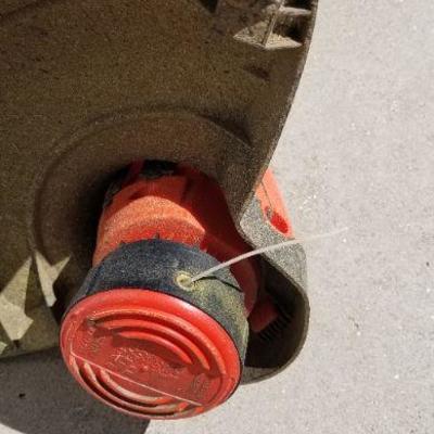 Lot 2-312: Black and Decker AFS System Plug In Weed Trimmer
