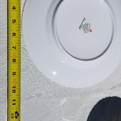 Lot 2-319: Vintage Fine China Dinnerware Set by FRANCONIA