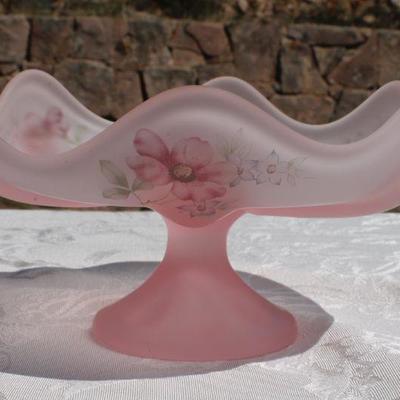 Lot 2-326: Vintage VIKINGâ„¢ Pink Glass Hand Painted Candy Dish