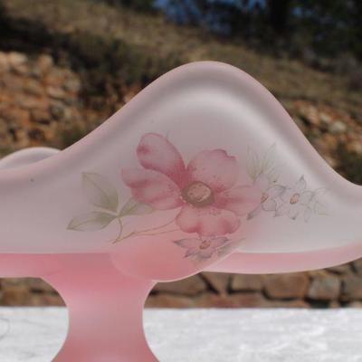 Lot 2-326: Vintage VIKINGâ„¢ Pink Glass Hand Painted Candy Dish