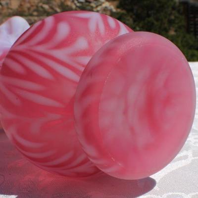 Lot 2-327: Antique/Vintage Pink Ruffle Top Art Glass Creation