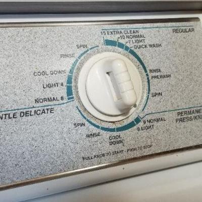 Lot 2-343: AMANA Washing Machine (Works Great and Clean Inside)