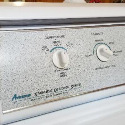 Lot 2-343: AMANA Washing Machine (Works Great and Clean Inside)