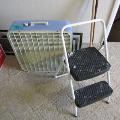 LOT 183  FLOOR BOX FAN AND STEP STOOL