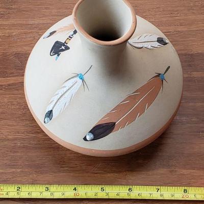 2-385: Pueblo Pottery by Betty Selby
