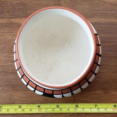 2-388: Hopi Toad Pottery 