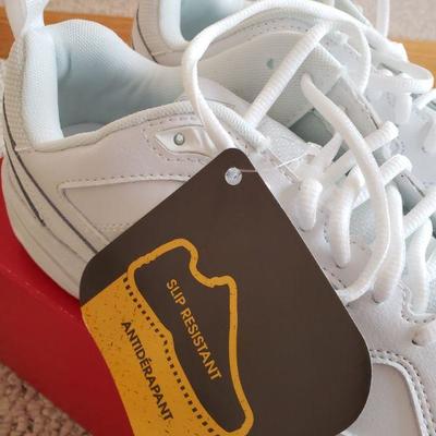 2-393: New Balance Industrial 626 size 9.5