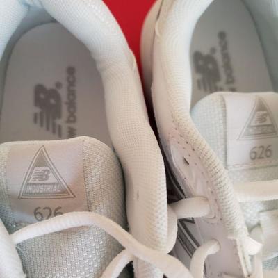 2-393: New Balance Industrial 626 size 9.5