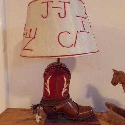 LOT 103  WESTERN BOOT TABLE LAMP