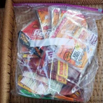 Lot 2-407: Very Large Bundle of Hand/Toe/Body Warmer Pouches NEW