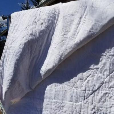 Lot 2-423: Vintage Queen/Full Size Bedspread by ARCH Quilts