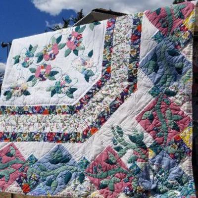 Lot 2-423: Vintage Queen/Full Size Bedspread by ARCH Quilts