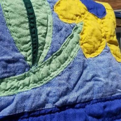 Lot 2-426: Vintage Queen/Full Size Flower ThemeBedspread