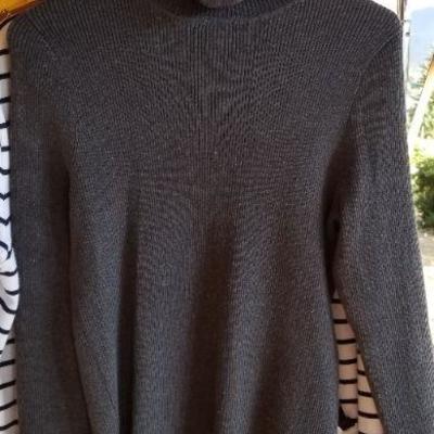Lot 2-458: (5) Assorted XL Ralph Lauren Women's Clothing 