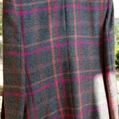 Lot 2-460: (4) Assorted Vintage Women's  Size (MEDIUM Estimate)