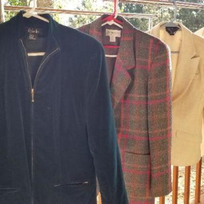 Lot 2-460: (4) Assorted Vintage Women's  Size (MEDIUM Estimate)