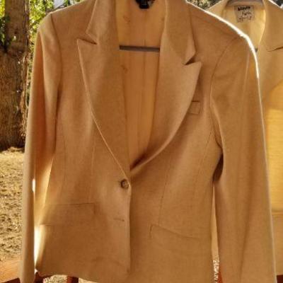 Lot 2-460: (4) Assorted Vintage Women's  Size (MEDIUM Estimate)