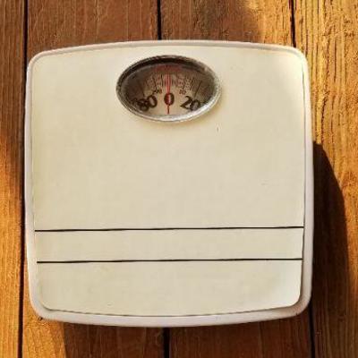 Lot 2-465: Vintage SUNBEAM Weight Scale