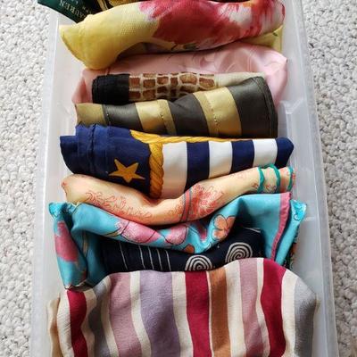 Lot 2-527: Scarves Lot (10)