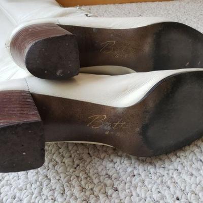 Lot 2-540: 1970's White Lace Up GoGo Boots