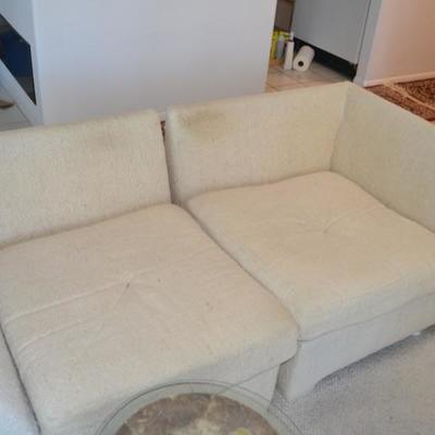 BUY OUT AUCTION FOR CONTENTS OF 2 BEDROOM CONDO NICE ITEMS IN CLEAN HOME!