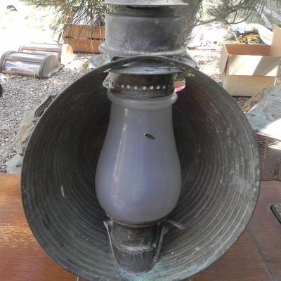 LOT 338   ANTIQUE BEACON KEROSENE RAILROAD LANTERN NO 20