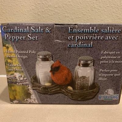 Rivers edge cardinal salt and pepper shaker set