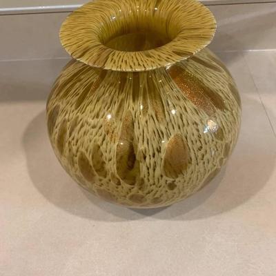 Unique table vase 