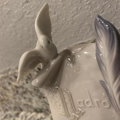 LLadro society scroll 