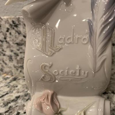 LLadro society scroll 