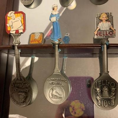 Vintage Franklin Mint Country Store Mirrored Shelf w/Pewter Advertising Spoons