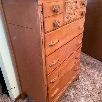 B10: 5 Drawer Colonial Wood Dresser