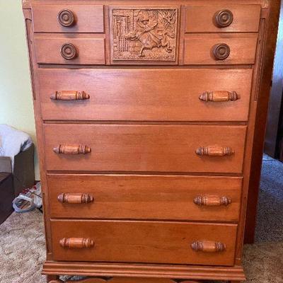 B10: 5 Drawer Colonial Wood Dresser
