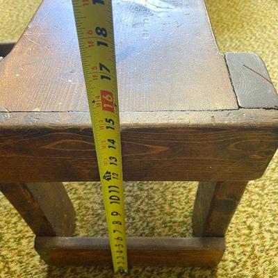 F86: Pair Of Wood Benches