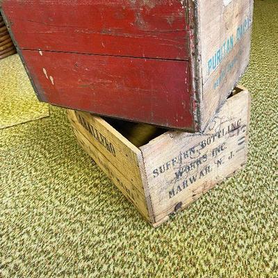 F87: Pair Of Wooden Crates