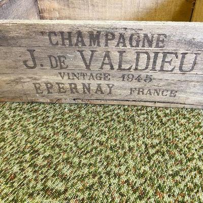 F88: Pair Of Wooden Crates