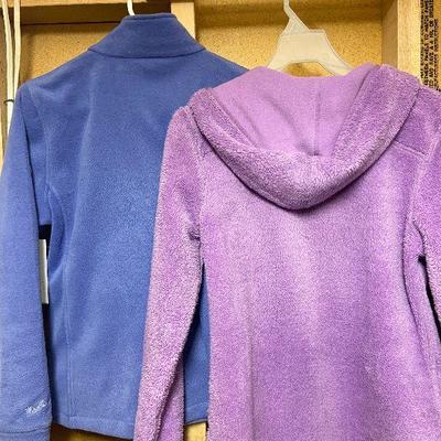 BC6: Pair Of Fleece Jackets Size S