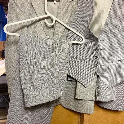 BC15: Vintage Mens Suit and Vest