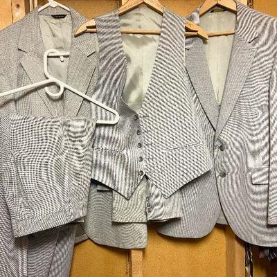 BC15: Vintage Mens Suit and Vest
