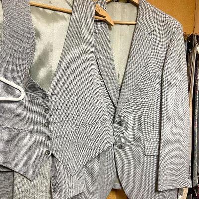 BC15: Vintage Mens Suit and Vest