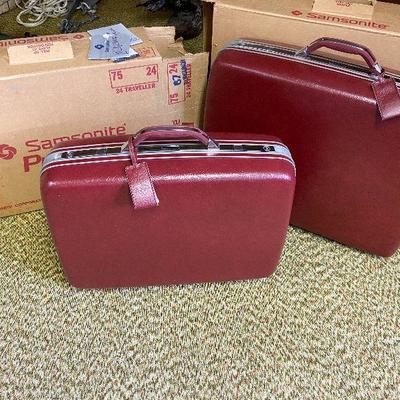 BC18: Samsonite Vintage Red Luggage (looks New)