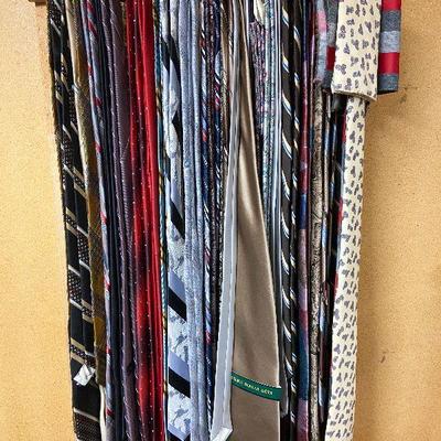 BC19: Vintage Tie Lot with Tie Bar