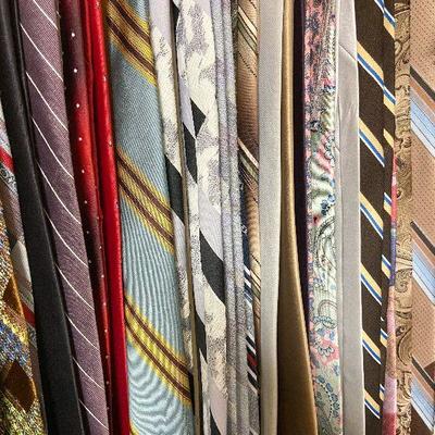 BC19: Vintage Tie Lot with Tie Bar