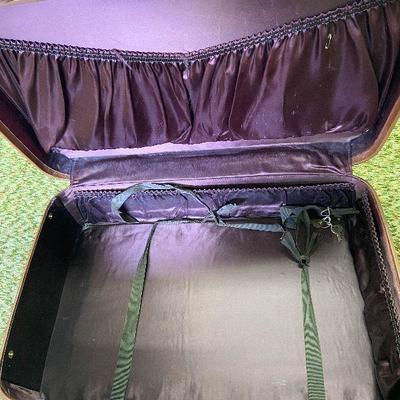 BC22: Vintage Travel Case