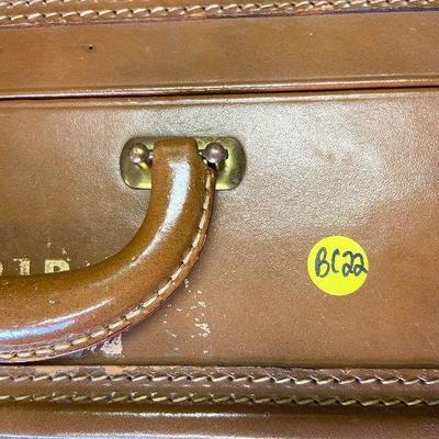 BC22: Vintage Travel Case