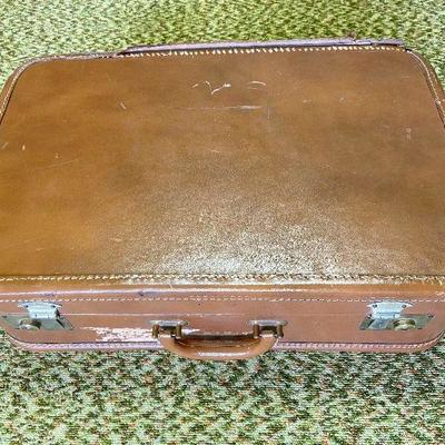 BC22: Vintage Travel Case